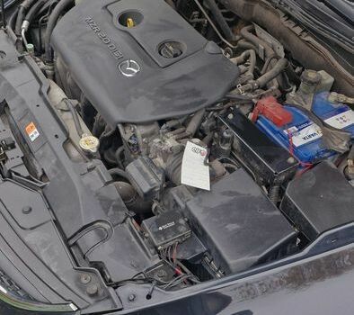 Черный Мазда 6, объемом двигателя 2 л и пробегом 215 тыс. км за 1900 $, фото 4 на Automoto.ua