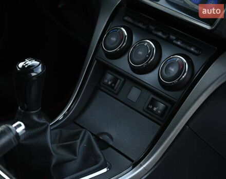 Черный Мазда 6, объемом двигателя 2.2 л и пробегом 321 тыс. км за 7500 $, фото 33 на Automoto.ua