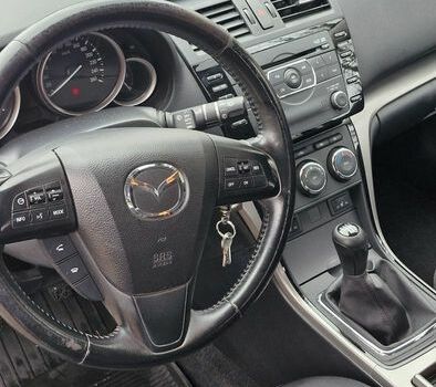Черный Мазда 6, объемом двигателя 2 л и пробегом 215 тыс. км за 1900 $, фото 6 на Automoto.ua