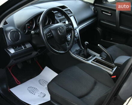 Черный Мазда 6, объемом двигателя 2.2 л и пробегом 321 тыс. км за 7500 $, фото 18 на Automoto.ua