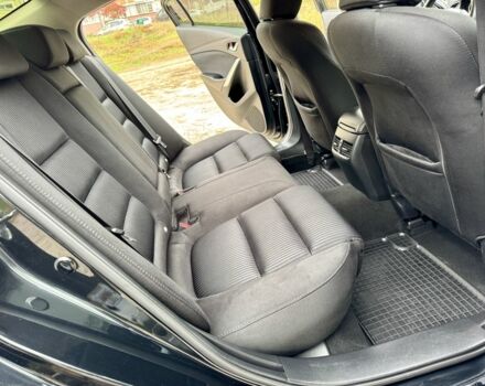 Черный Мазда 6, объемом двигателя 2 л и пробегом 152 тыс. км за 12490 $, фото 15 на Automoto.ua