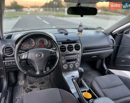 Чорний Мазда 6, об'ємом двигуна 2 л та пробігом 290 тис. км за 3200 $, фото 15 на Automoto.ua