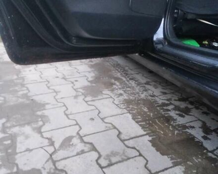 Черный Мазда 6, объемом двигателя 2 л и пробегом 250 тыс. км за 3800 $, фото 4 на Automoto.ua