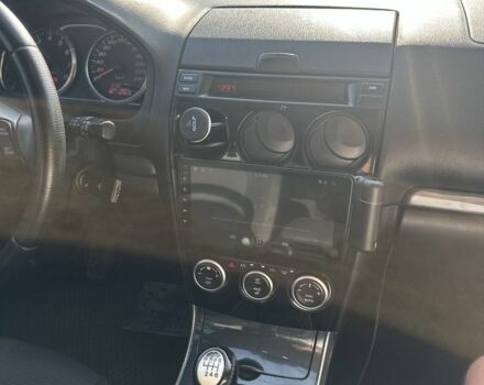 Черный Мазда 6, объемом двигателя 2 л и пробегом 240 тыс. км за 4250 $, фото 6 на Automoto.ua