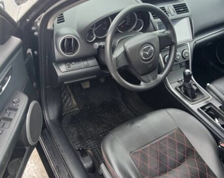 Черный Мазда 6, объемом двигателя 2 л и пробегом 276 тыс. км за 7000 $, фото 5 на Automoto.ua