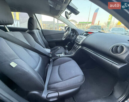 Черный Мазда 6, объемом двигателя 2 л и пробегом 331 тыс. км за 5800 $, фото 7 на Automoto.ua