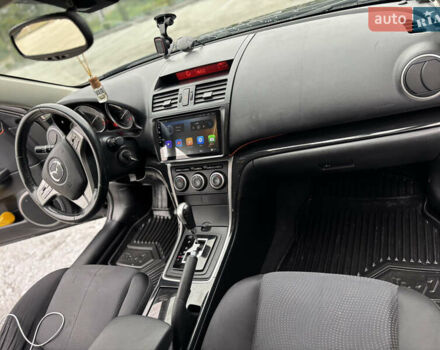Черный Мазда 6, объемом двигателя 2 л и пробегом 250 тыс. км за 5899 $, фото 5 на Automoto.ua