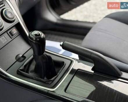 Черный Мазда 6, объемом двигателя 2.2 л и пробегом 250 тыс. км за 6150 $, фото 60 на Automoto.ua