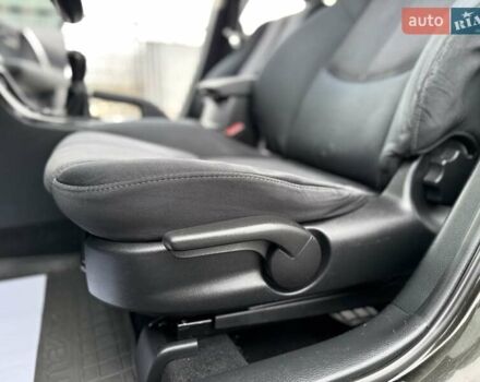 Черный Мазда 6, объемом двигателя 2.2 л и пробегом 250 тыс. км за 6150 $, фото 65 на Automoto.ua