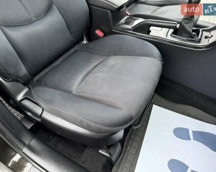 Черный Мазда 6, объемом двигателя 2.2 л и пробегом 250 тыс. км за 6150 $, фото 80 на Automoto.ua