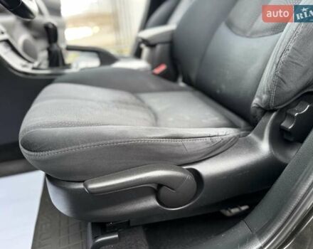 Черный Мазда 6, объемом двигателя 2.2 л и пробегом 250 тыс. км за 6150 $, фото 64 на Automoto.ua