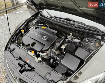 Черный Мазда 6, объемом двигателя 2.2 л и пробегом 250 тыс. км за 6150 $, фото 90 на Automoto.ua