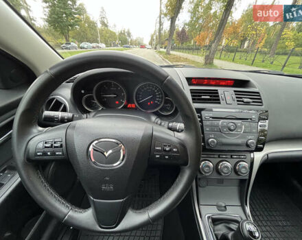 Черный Мазда 6, объемом двигателя 2.18 л и пробегом 153 тыс. км за 7700 $, фото 5 на Automoto.ua