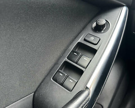 Черный Мазда 6, объемом двигателя 2.2 л и пробегом 266 тыс. км за 10600 $, фото 12 на Automoto.ua