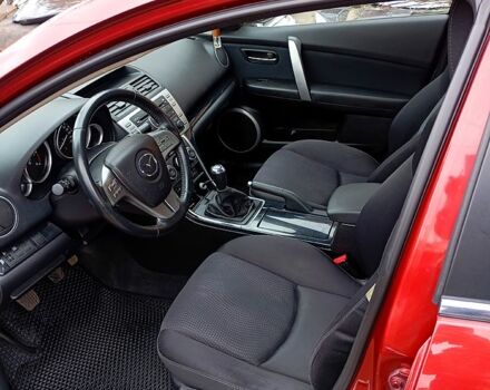 Червоний Мазда 6, об'ємом двигуна 2 л та пробігом 332 тис. км за 6550 $, фото 2 на Automoto.ua
