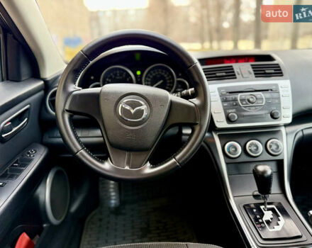 Червоний Мазда 6, об'ємом двигуна 2 л та пробігом 258 тис. км за 6000 $, фото 21 на Automoto.ua