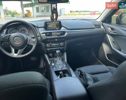 Красный Мазда 6, объемом двигателя 2 л и пробегом 116 тыс. км за 15990 $, фото 5 на Automoto.ua