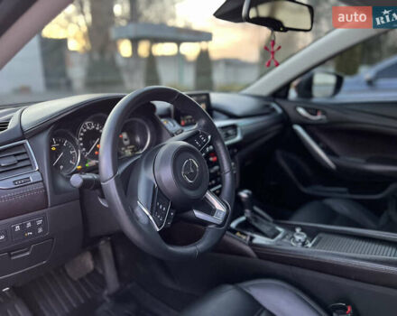 Красный Мазда 6, объемом двигателя 2.19 л и пробегом 237 тыс. км за 13900 $, фото 12 на Automoto.ua
