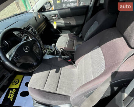 Красный Мазда 6, объемом двигателя 2 л и пробегом 240 тыс. км за 3300 $, фото 9 на Automoto.ua