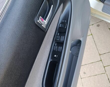 Жовтий Мазда 6, об'ємом двигуна 2 л та пробігом 330 тис. км за 3399 $, фото 13 на Automoto.ua