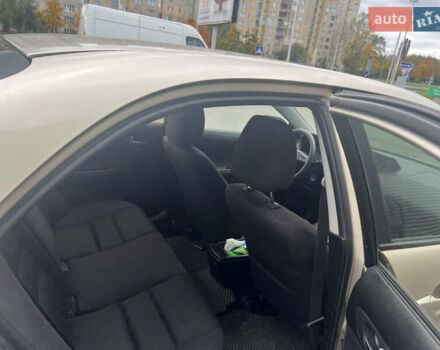 Желтый Мазда 6, объемом двигателя 1.99 л и пробегом 284 тыс. км за 4400 $, фото 10 на Automoto.ua