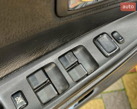 Жовтий Мазда 6, об'ємом двигуна 2 л та пробігом 303 тис. км за 3999 $, фото 7 на Automoto.ua