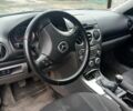 Сірий Мазда 6, об'ємом двигуна 2 л та пробігом 300 тис. км за 4513 $, фото 4 на Automoto.ua