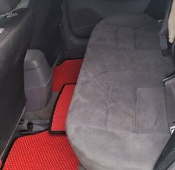 Сірий Мазда 6, об'ємом двигуна 2 л та пробігом 373 тис. км за 2900 $, фото 2 на Automoto.ua