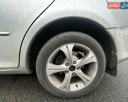 Серый Мазда 6, объемом двигателя 1.99 л и пробегом 335 тыс. км за 5100 $, фото 2 на Automoto.ua