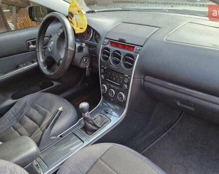 Сірий Мазда 6, об'ємом двигуна 1.8 л та пробігом 253 тис. км за 5400 $, фото 3 на Automoto.ua