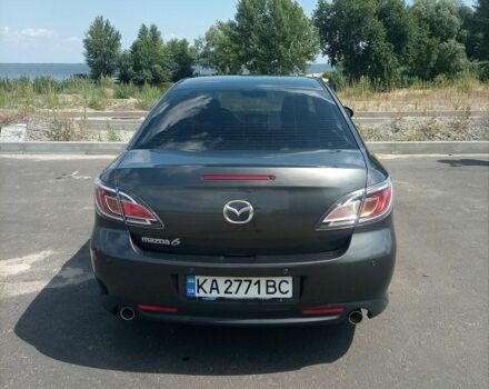 Сірий Мазда 6, об'ємом двигуна 2 л та пробігом 143 тис. км за 10000 $, фото 3 на Automoto.ua