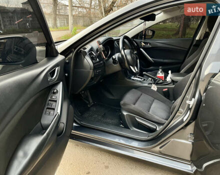 Серый Мазда 6, объемом двигателя 2.19 л и пробегом 302 тыс. км за 10000 $, фото 11 на Automoto.ua