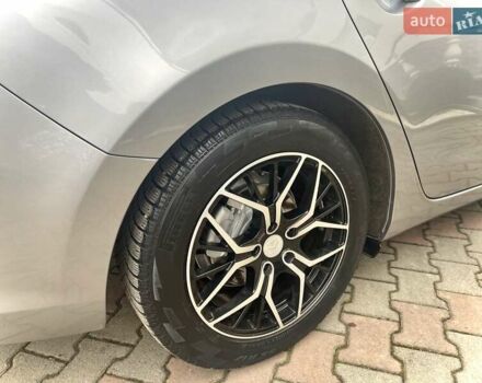 Сірий Мазда 6, об'ємом двигуна 2.19 л та пробігом 209 тис. км за 11000 $, фото 4 на Automoto.ua