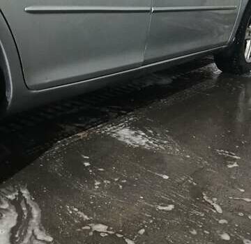 Сірий Мазда 6, об'ємом двигуна 2 л та пробігом 300 тис. км за 2800 $, фото 5 на Automoto.ua
