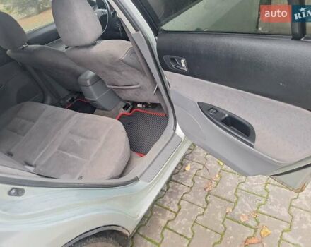 Серый Мазда 6, объемом двигателя 2 л и пробегом 441 тыс. км за 2900 $, фото 18 на Automoto.ua