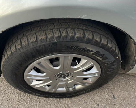 Серый Мазда 6, объемом двигателя 2 л и пробегом 399 тыс. км за 3100 $, фото 10 на Automoto.ua