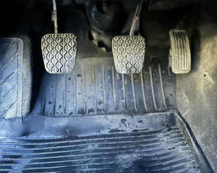 Сірий Мазда 6, об'ємом двигуна 2 л та пробігом 257 тис. км за 3950 $, фото 23 на Automoto.ua