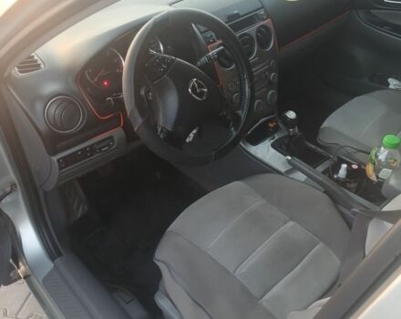 Сірий Мазда 6, об'ємом двигуна 2 л та пробігом 355 тис. км за 3300 $, фото 3 на Automoto.ua