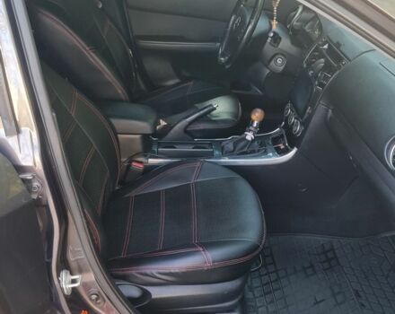 Сірий Мазда 6, об'ємом двигуна 2 л та пробігом 300 тис. км за 4600 $, фото 3 на Automoto.ua