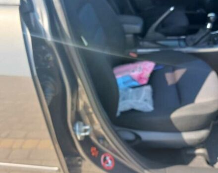 Сірий Мазда 6, об'ємом двигуна 2 л та пробігом 200 тис. км за 5200 $, фото 15 на Automoto.ua