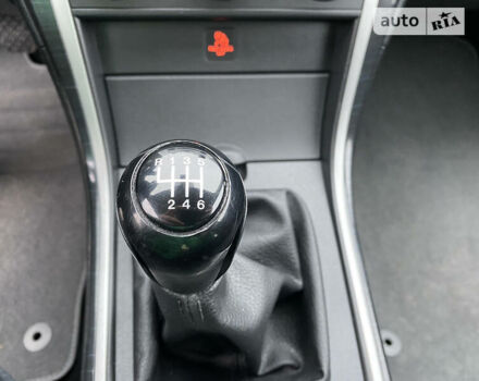 Сірий Мазда 6, об'ємом двигуна 2 л та пробігом 261 тис. км за 6500 $, фото 15 на Automoto.ua