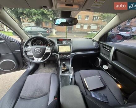 Серый Мазда 6, объемом двигателя 2.18 л и пробегом 318 тыс. км за 5500 $, фото 3 на Automoto.ua