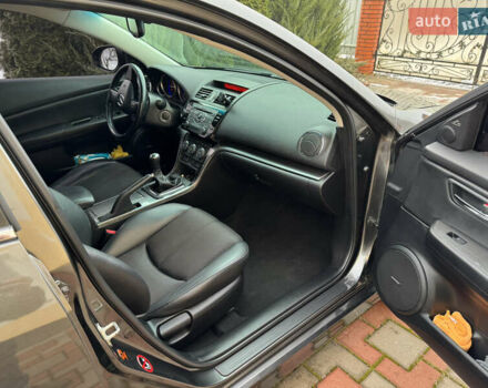 Серый Мазда 6, объемом двигателя 2.2 л и пробегом 216 тыс. км за 9000 $, фото 4 на Automoto.ua