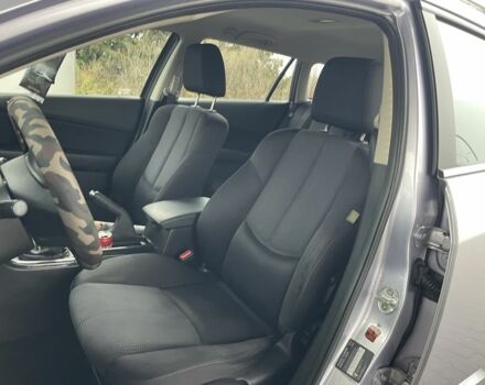 Серый Мазда 6, объемом двигателя 2 л и пробегом 276 тыс. км за 3410 $, фото 11 на Automoto.ua