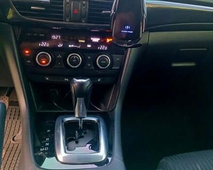 Серый Мазда 6, объемом двигателя 2.2 л и пробегом 222 тыс. км за 9900 $, фото 5 на Automoto.ua