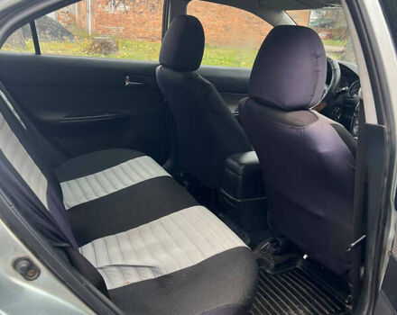 Сірий Мазда 6, об'ємом двигуна 2 л та пробігом 326 тис. км за 3900 $, фото 4 на Automoto.ua