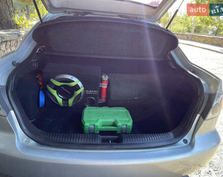 Сірий Мазда 6, об'ємом двигуна 2 л та пробігом 249 тис. км за 4300 $, фото 6 на Automoto.ua