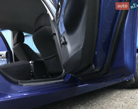 Синій Мазда 6, об'ємом двигуна 2 л та пробігом 220 тис. км за 4700 $, фото 5 на Automoto.ua