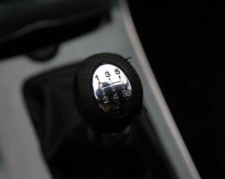 Синій Мазда 6, об'ємом двигуна 1.8 л та пробігом 182 тис. км за 5800 $, фото 18 на Automoto.ua