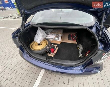 Синий Мазда 6, объемом двигателя 1.8 л и пробегом 211 тыс. км за 5500 $, фото 5 на Automoto.ua
